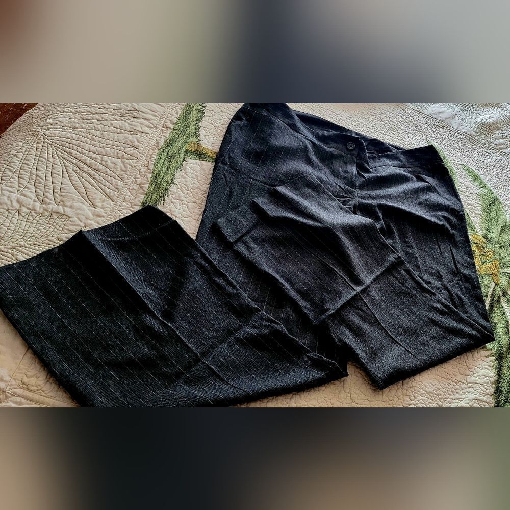 Lane Bryant pinstripe wide leg Trousers (20) - Picture 7 of 9